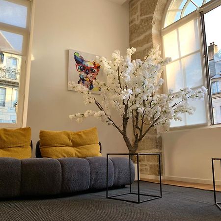 Les Fabuleux Appartements Du Coeur De Ville - Place Victor Hugo 브장송 외부 사진