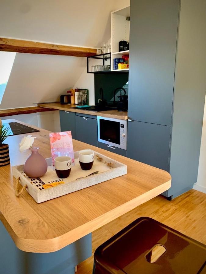 Les Fabuleux Appartements Du Coeur De Ville - Place Victor Hugo 브장송 외부 사진