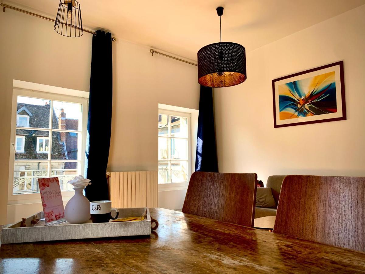 Les Fabuleux Appartements Du Coeur De Ville - Place Victor Hugo 브장송 외부 사진